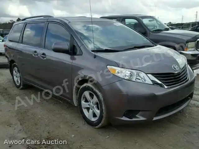 2011 Toyota Sienna 5TDKK3DC8BS078213 — Copart auction photo 2