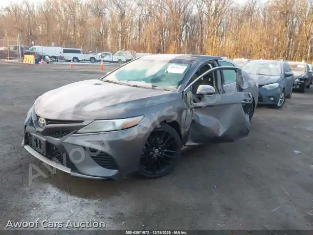 2018 Toyota Camry 4T1B61HK3JU058581 — Iaai auction photo 2