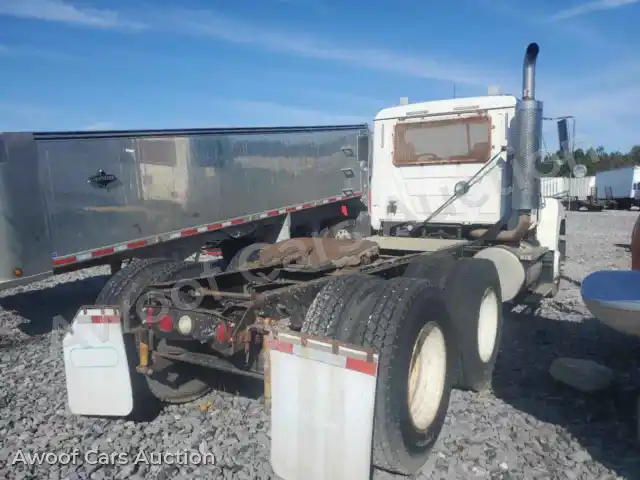 2000 Mack ALL Other 1M1AA13Y6YW122136 — Copart auction photo 4