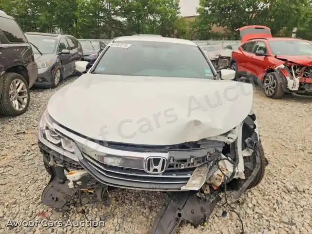 2017 Honda Accord 1HGCR2F12HA072890 — photo 5 de la vente Copart