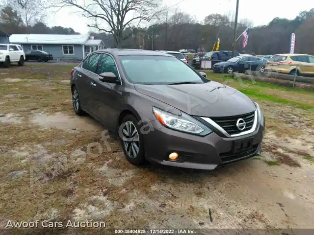 2017 Nissan Altima 1N4AL3APXHC268420 — Iaai auction photo 1