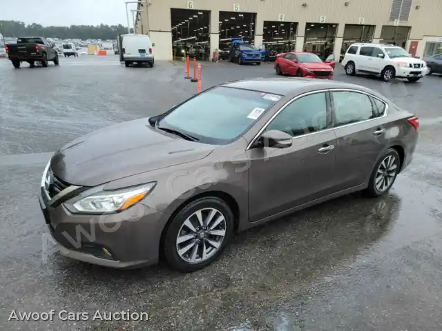 2017 Nissan Altima 1N4AL3APXHC268420 — Manheim auction photo 1