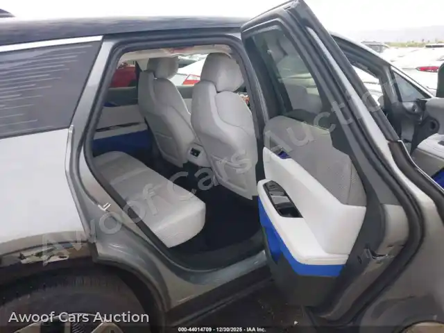 2025 Cadillac Optiq 3GYK3DMR2SS263371 — Iaai auction photo 8