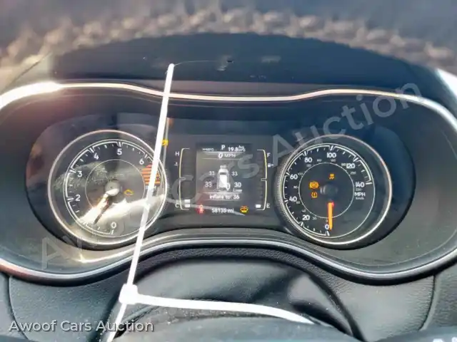 2019 Jeep Grand Cherokee 1C4PJLLB2KD264925 — photo 9 de la vente Copart