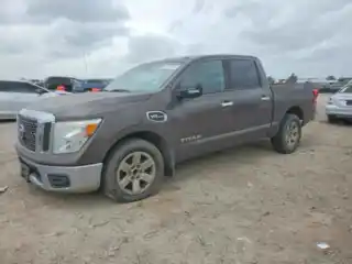 2017 Nissan Titan