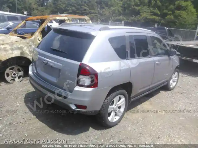 2016 Jeep Compass 1C4NJDEB7GD637703 — Iaai auction photo 4