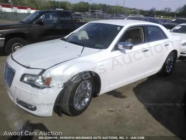 2014 Chrysler 300C 2C3CCAEG4EH193888 — Iaai auction photo 2