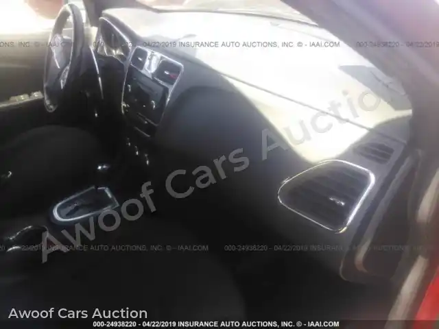 2013 Chrysler 200 1C3CCBBB7DN666428 — Iaai auction photo 5