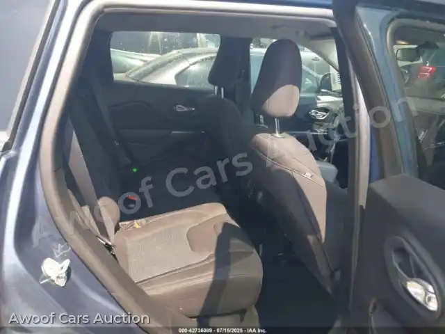 2020 Jeep Cherokee 1C4PJLCB3LD606206 — Iaai auction photo 8
