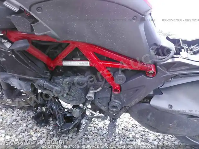 2015 Ducati Diavel ZDM13BSW6FB019744 — Iaai auction photo 9