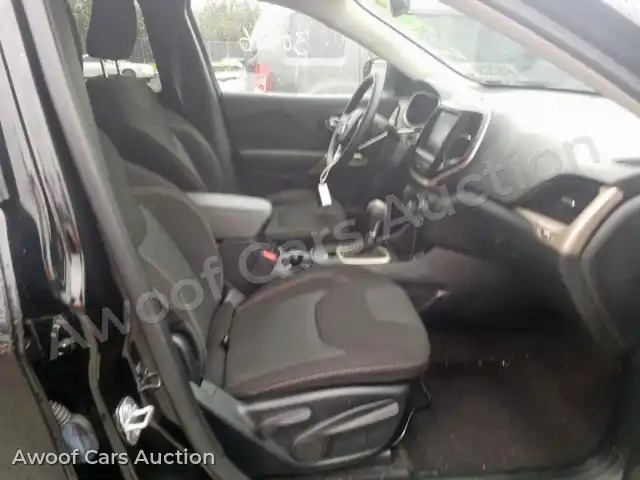2017 Jeep Cherokee L 1C4PJLCS9HW603189 — Copart auction photo 5