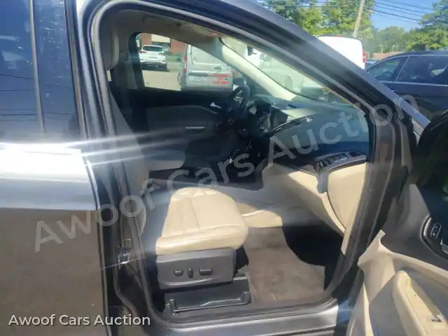 2017 Ford Escape 1FMCU9G90HUC73210 — Copart auction photo 5
