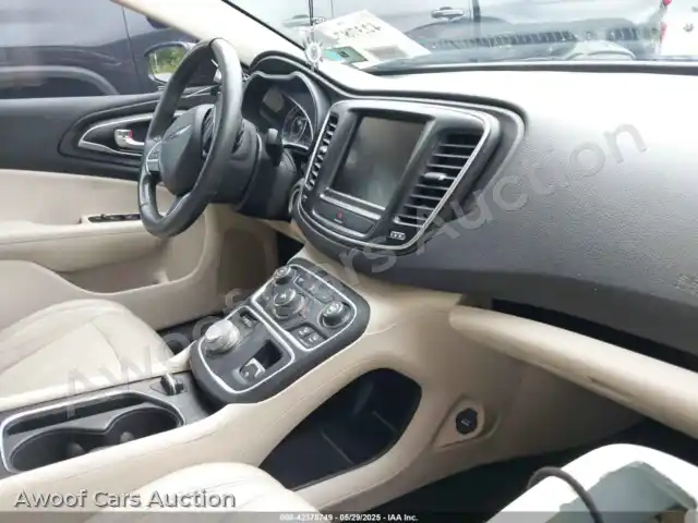 2016 Chrysler 200 1C3CCCAB7GN178964 — photo 5 de la vente Iaai