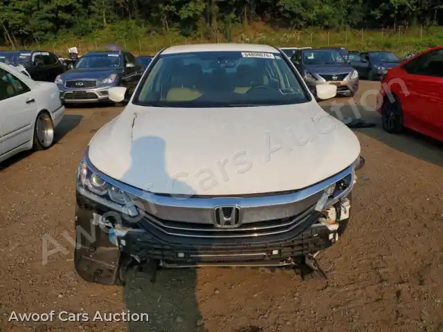 2017 Honda Accord 1HGCR2F32HA144060 — hoton gwanjo Copart na 5