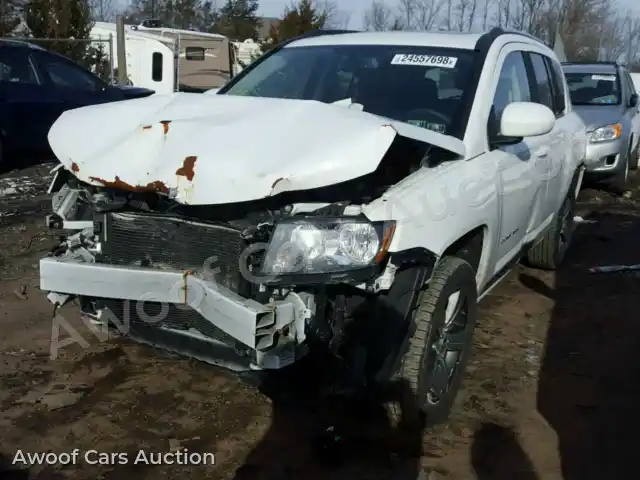 2016 Jeep Compass 1C4NJDEBXGD696244 — Copart auction photo 2