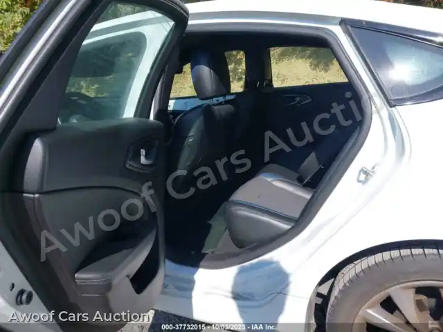 2015 Chrysler 200 1C3CCCBB3FN737438 — photo 8 de la vente Iaai