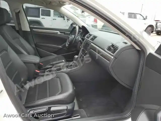 2016 Volkswagen Passat 1VWBT7A33GC013333 — Manheim auction photo 16