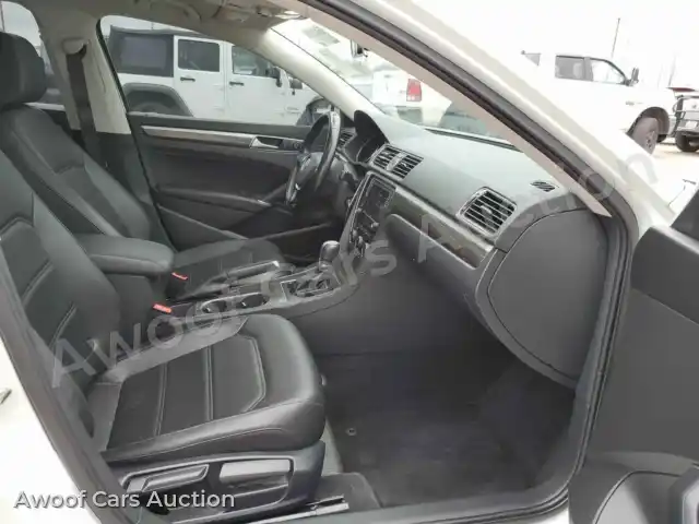 2016 Volkswagen Passat 1VWBT7A33GC013333 — Manheim auction photo 15