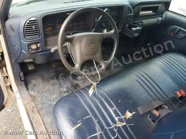 1998 Chevrolet GMT 1GBJC34R8WF068921 — Copart auction photo 8