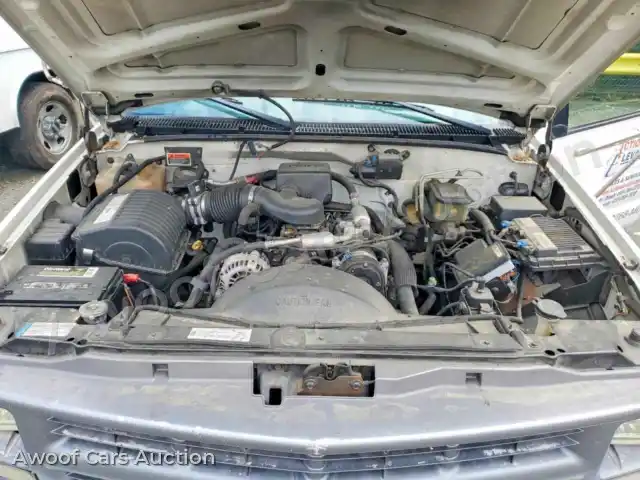 1998 Chevrolet GMT 1GBJC34R8WF068921 — Copart auction photo 12