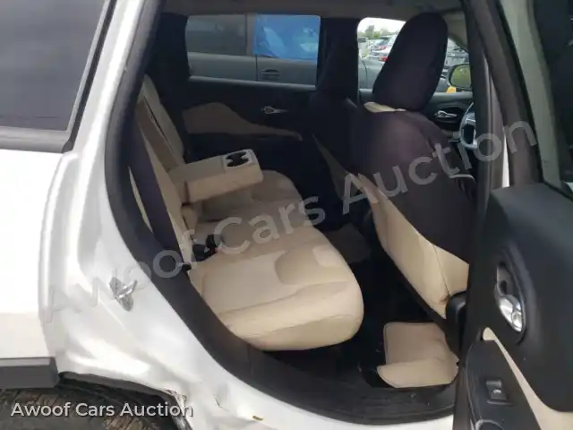2016 Jeep Cherokee 1C4PJLAB6GW190214 — photo 6 de la vente Copart