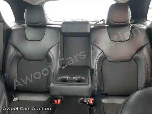 2019 Jeep Grand Cherokee 1C4PJLLB2KD272264 — photo 10 de la vente Copart
