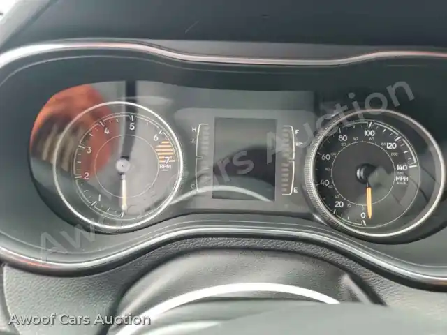 2019 Jeep Grand Cherokee 1C4PJLLB2KD272264 — photo 9 de la vente Copart