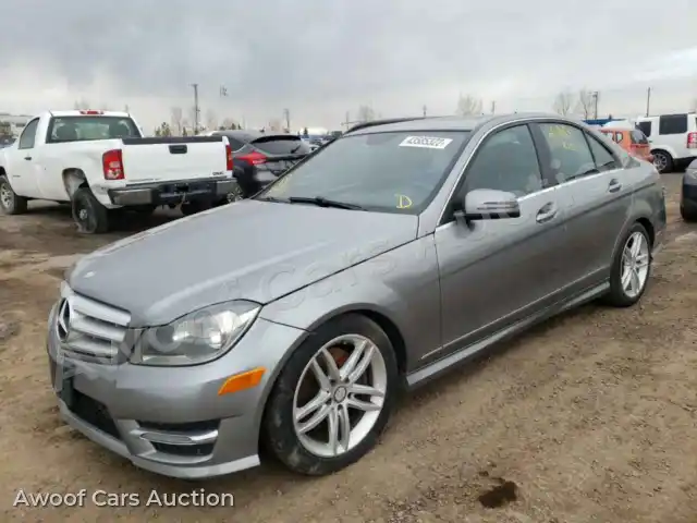 2013 Mercedes-Benz C-Class WDDGF8AB0DA874298 — Copart auction photo 2