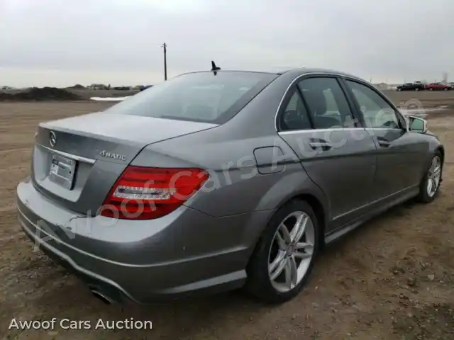 2013 Mercedes-Benz C-Class WDDGF8AB0DA874298 — Copart auction photo 4