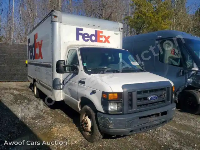 2015 Ford Econoline 1FDWE3FS4FDA21484 — hoton gwanjo Copart na 4