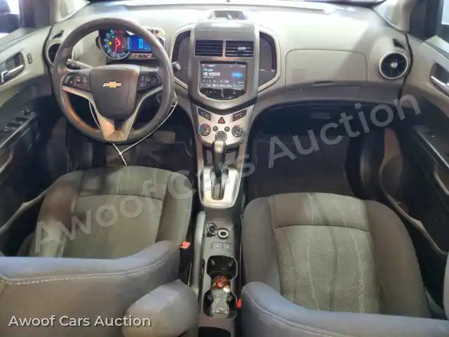 2016 Chevrolet Sonic 1G1JC5SH3G4152121 — photo 8 de la vente Copart