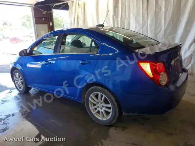 2016 Chevrolet Sonic 1G1JC5SH3G4152121 — photo 2 de la vente Copart