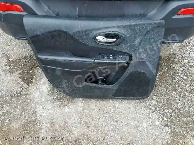2015 Jeep Cherokee L 1C4PJMCB4FW601269 — Copart auction photo 9