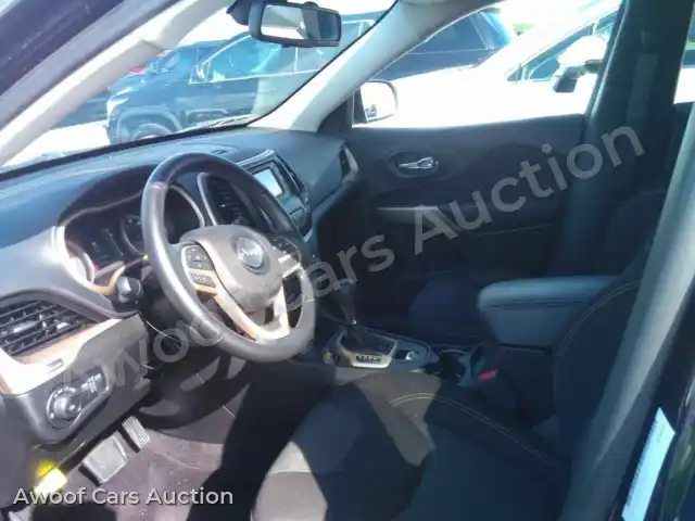 2017 Jeep Cherokee 1C4PJLCS0HW586508 — Manheim auction photo 3