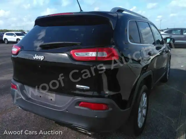2017 Jeep Cherokee 1C4PJLCS0HW586508 — Manheim auction photo 2