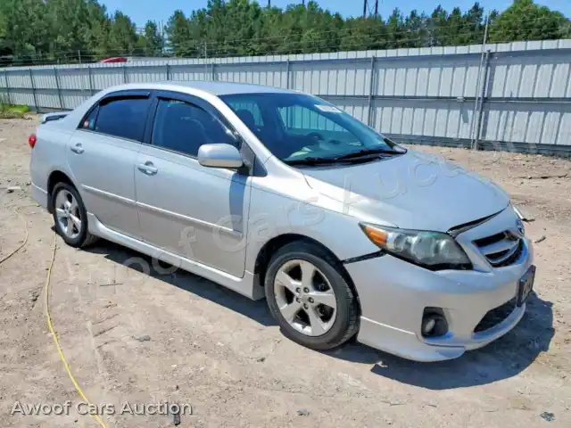 2013 Toyota Corolla 2T1BU4EE0DC920988 — Copart auction photo 4