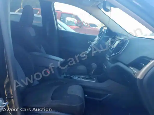 2017 Jeep Cherokee S 1C4PJLAB6HW596334 — photo 5 de la vente Copart