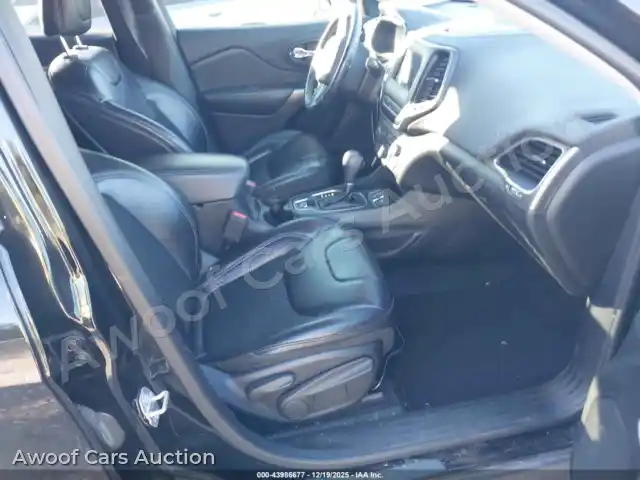 2019 Jeep Cherokee 1C4PJLLB9KD411418 — Iaai auction photo 5