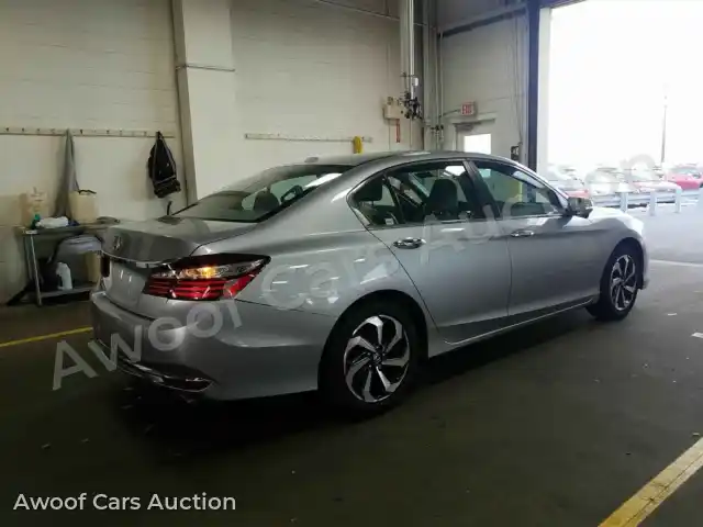 2017 Honda Accord 1HGCR2F86HA126074 — photo 2 de la vente Manheim