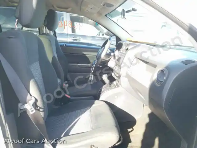 2014 Jeep Compass 1C4NJDBBXED879967 — Copart auction photo 5