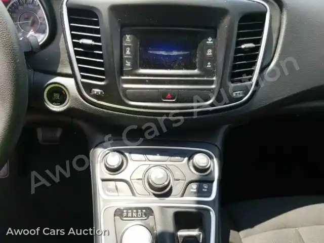 2015 Chrysler 200 1C3CCCAB7FN720773 — Manheim auction photo 4