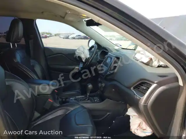 2019 Jeep Cherokee 1C4PJLLB6KD403244 — Iaai auction photo 5