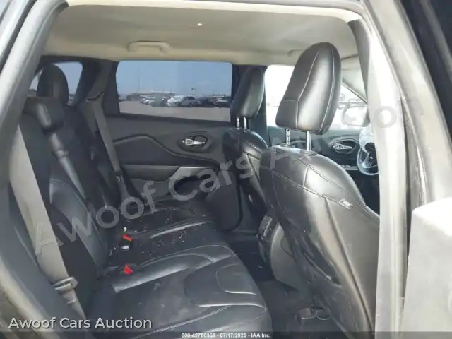 2019 Jeep Cherokee 1C4PJLLB6KD403244 — Iaai auction photo 8