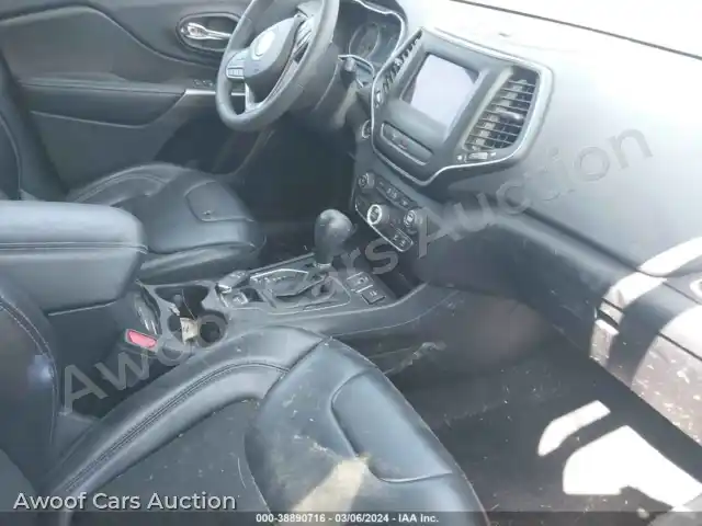 2020 Jeep Cherokee 1C4PJLLB1LD556051 — Iaai auction photo 5