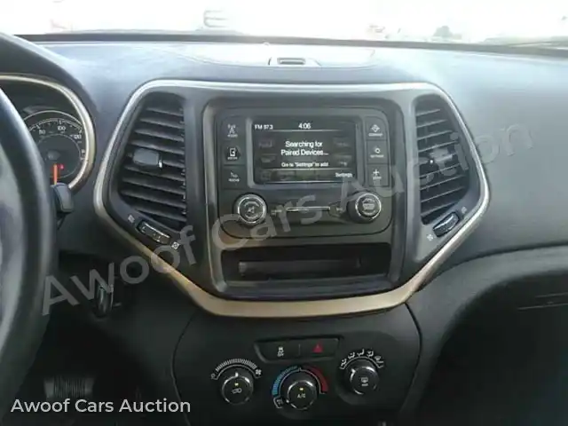 2018 Jeep Cherokee 1C4PJLCB4JD620578 — Manheim auction photo 4