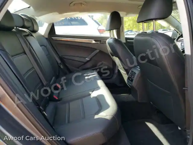 2017 Volkswagen Passat 1VWBT7A30HC000511 — photo 10 de la vente Copart