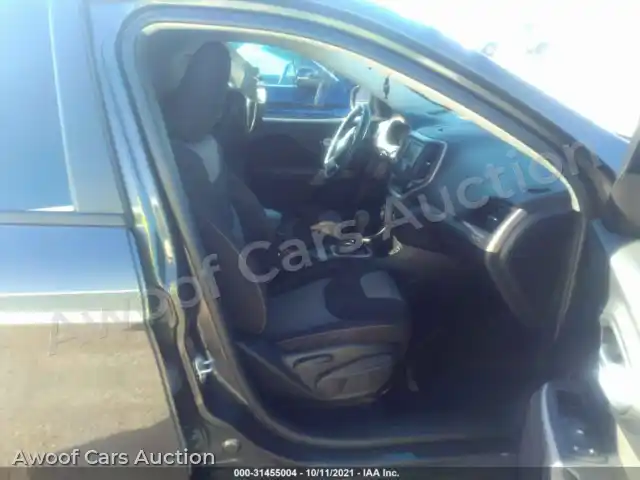 2017 Jeep Cherokee 1C4PJLAS9HW607536 — Iaai auction photo 5