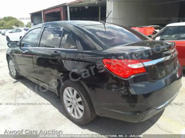 2013 Chrysler 200 1C3CCBBBXDN633424 — Iaai auction photo 3