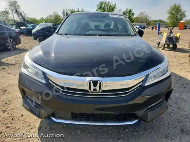 2017 Honda Accord 1HGCR3F92HA012765 — hoton gwanjo Copart na 5