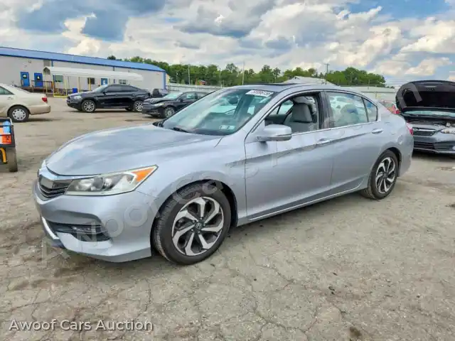 2017 Honda Accord 1HGCR3F88HA044143 — hoton gwanjo Copart na 1